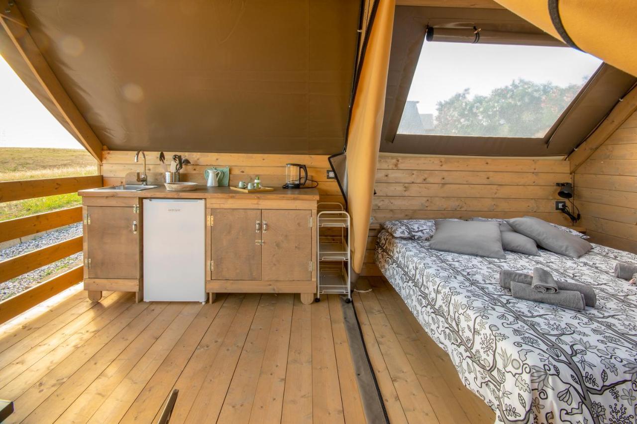 Отель Glamping Debbiare Рипарбелла Экстерьер фото